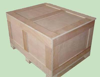 你想(xiang)應用木箱(xiāng)包裝得話(hua)，先盡量考(kao)慮到成本(běn)費和運送(song)難題